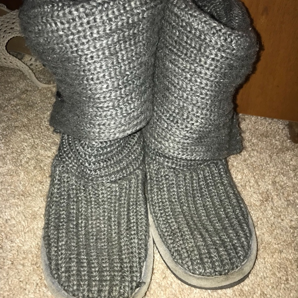 Knit bearpaw boots